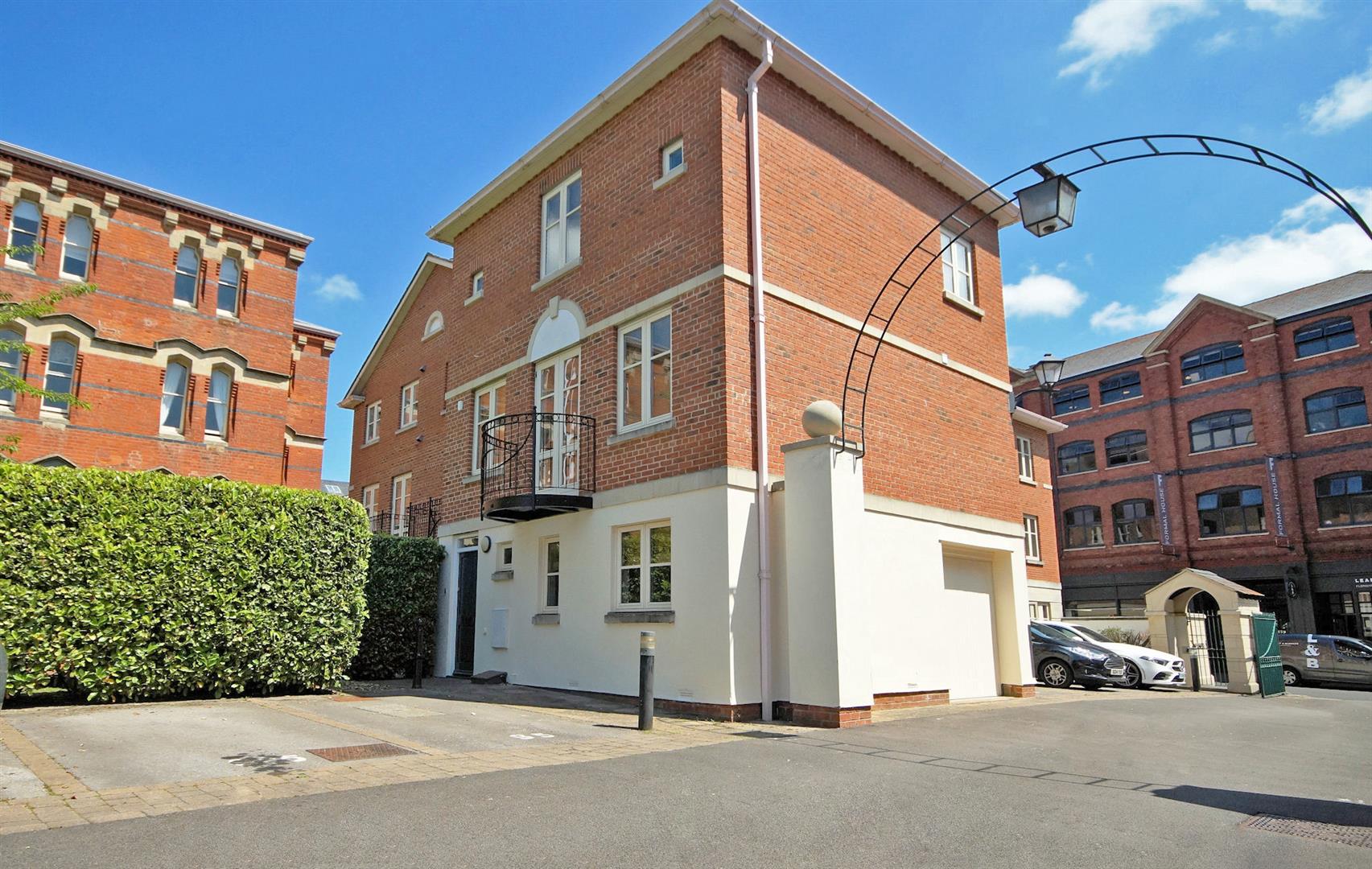 Chelsea Square GL50 3RG